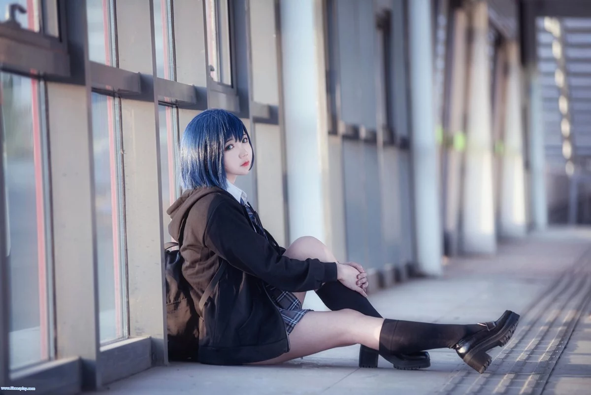 微博红人Coser楚楚子草莓制服主题户外性感制服系列秀完美身材迷人写真39P