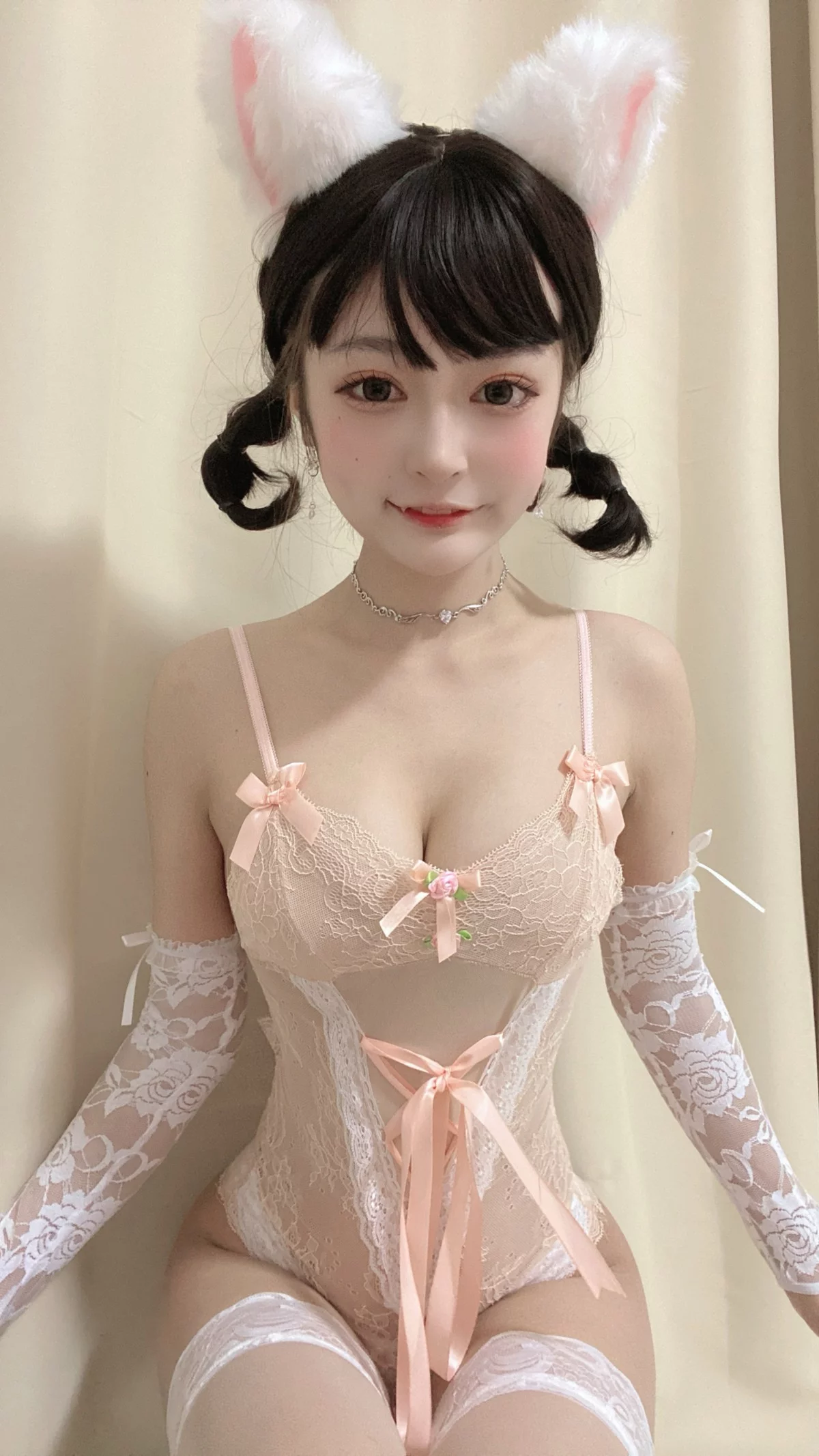 网络美女佳佳好难啊法式猫耳娘主题性感粉色蕾丝连体内衣配白丝袜完美诱惑写真39P