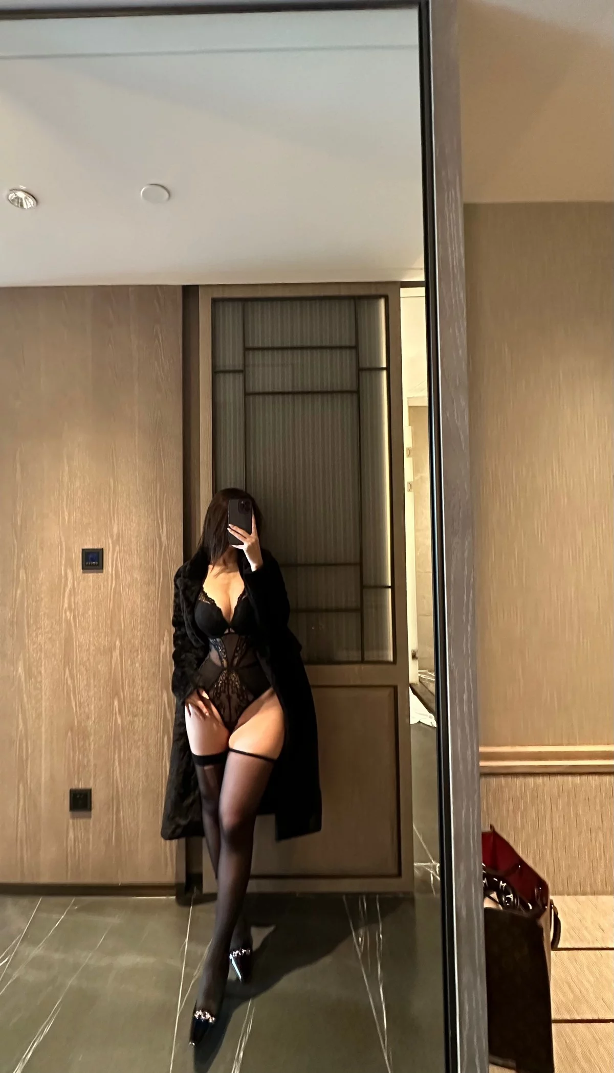 微博妹子陈大小姐微密圈写真图包主题私房性感内衣系列秀豪乳肥臀撩人诱惑写真75P