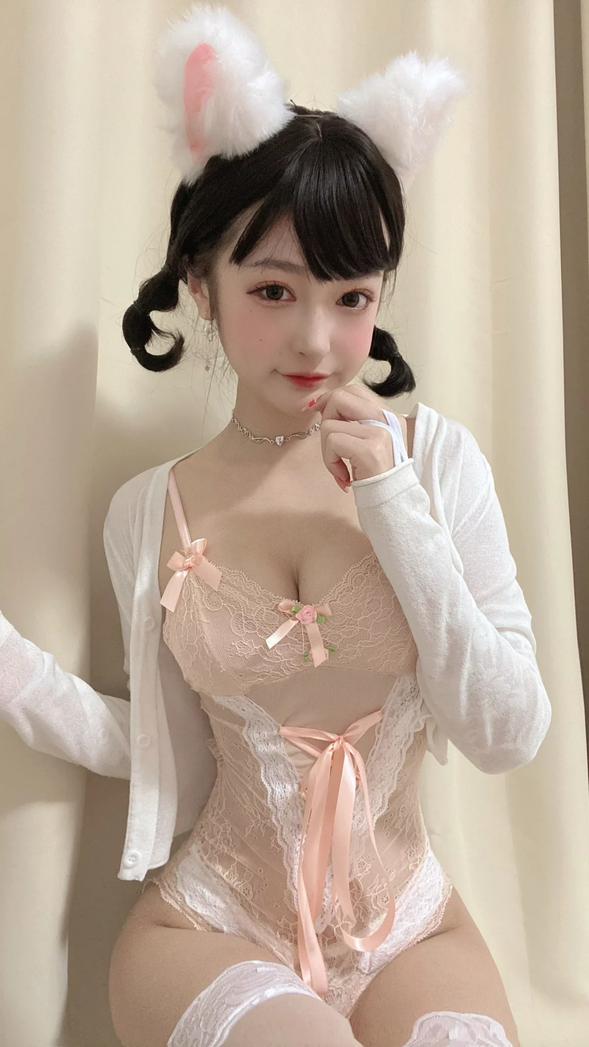 网络美女佳佳好难啊法式猫耳娘主题性感粉色蕾丝连体内衣配白丝袜完美诱惑写真39P