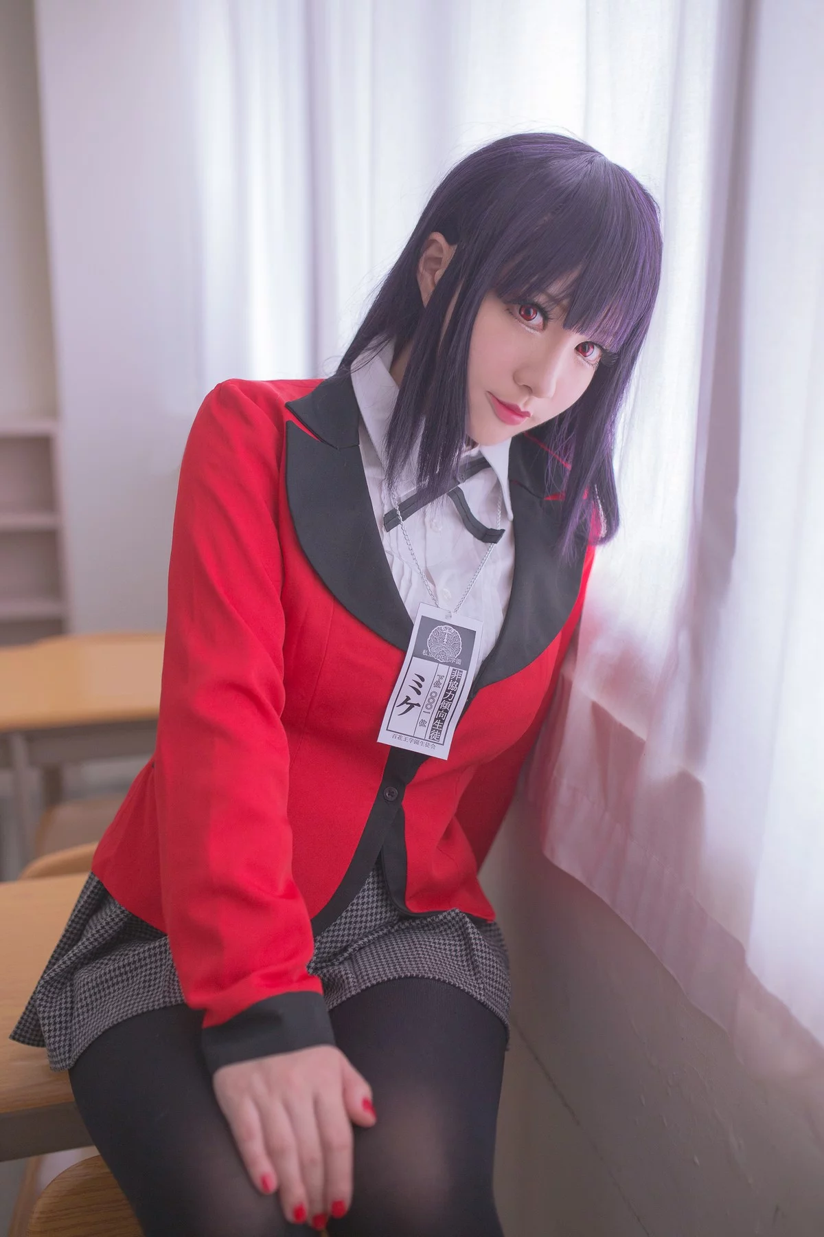 Coser美女叫我千寻大人蛇喰梦子主题性感红色学生制服配超薄黑丝迷人诱惑写真40P