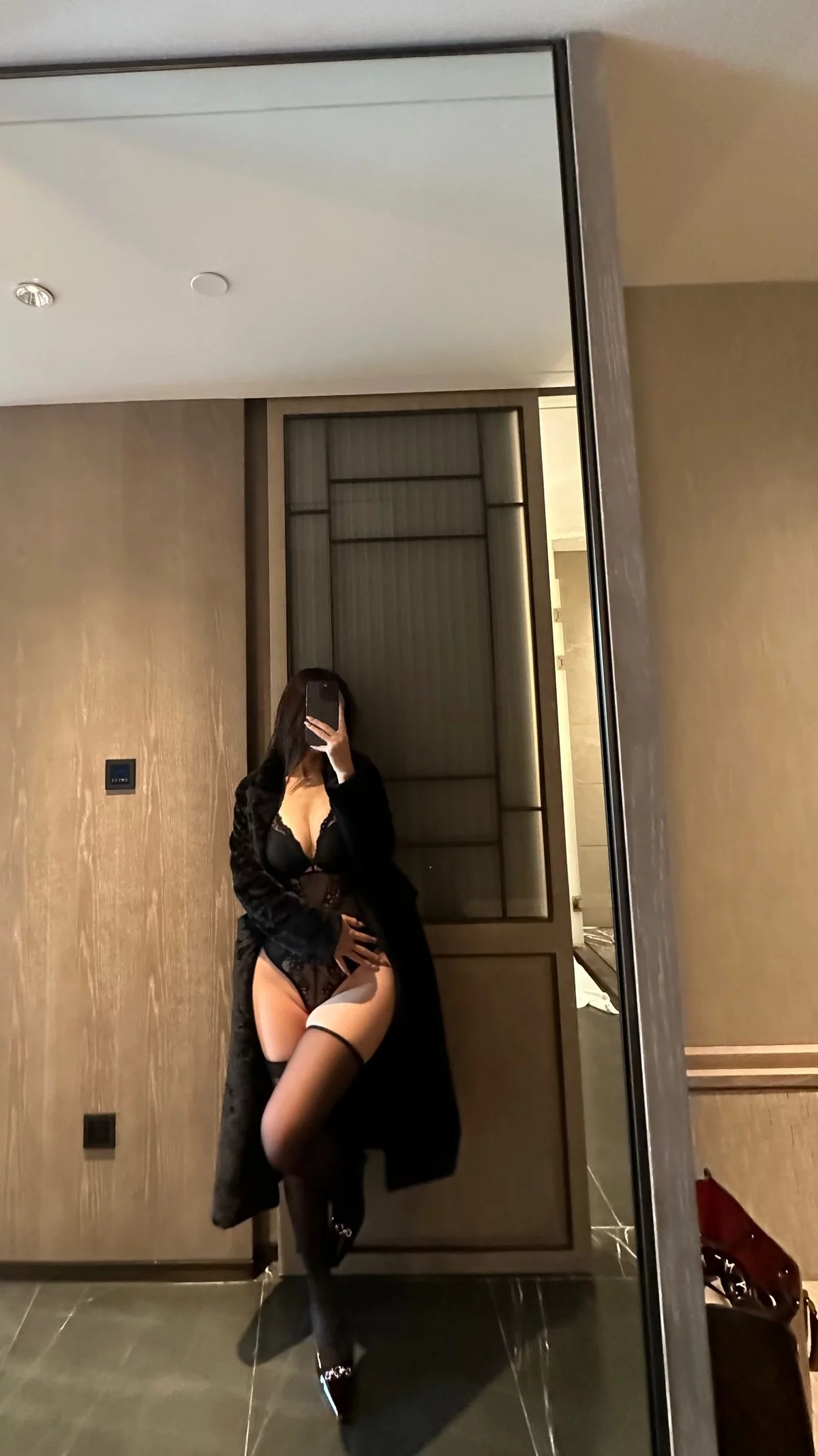 微博妹子陈大小姐微密圈写真图包主题私房性感内衣系列秀豪乳肥臀撩人诱惑写真75P