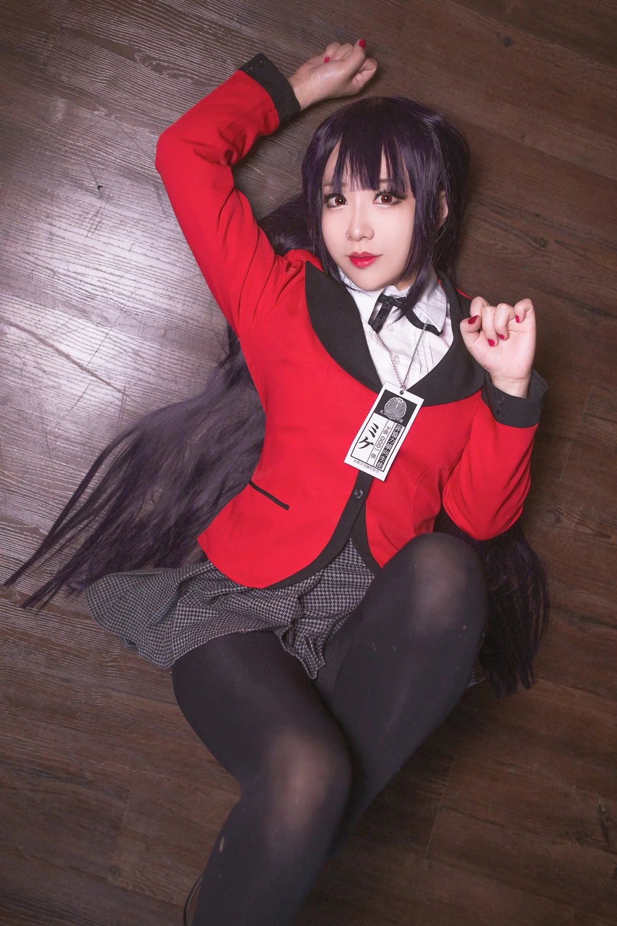 Coser美女叫我千寻大人蛇喰梦子主题性感红色学生制服配超薄黑丝迷人诱惑写真40P