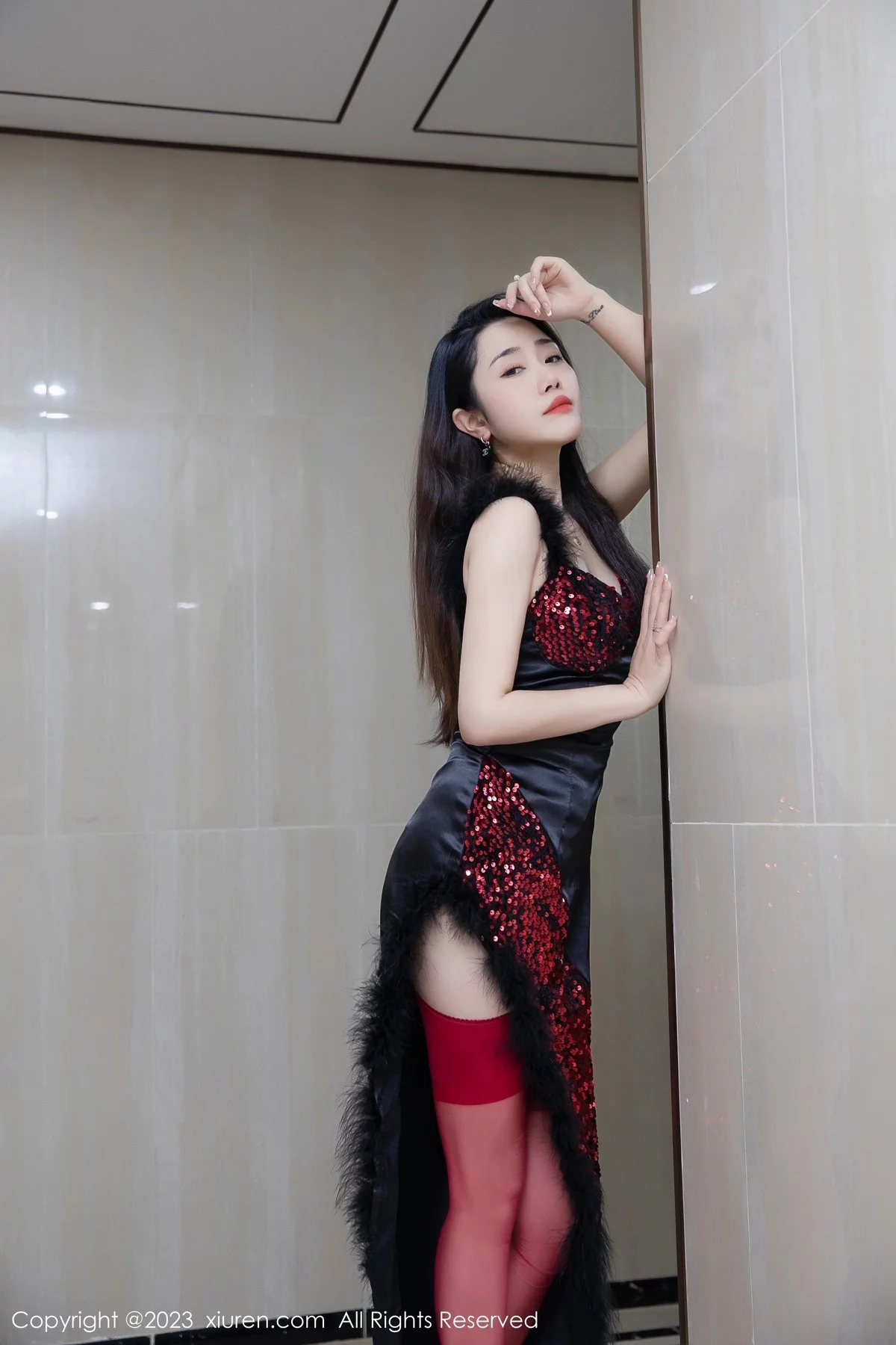 XiuRen第6587期_模特严利娅Yuliya私房性感红色蕾丝情趣内衣配红色丝袜诱惑写真68P