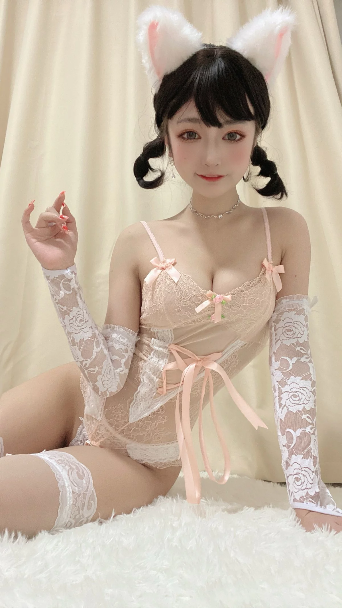 网络美女佳佳好难啊法式猫耳娘主题性感粉色蕾丝连体内衣配白丝袜完美诱惑写真39P