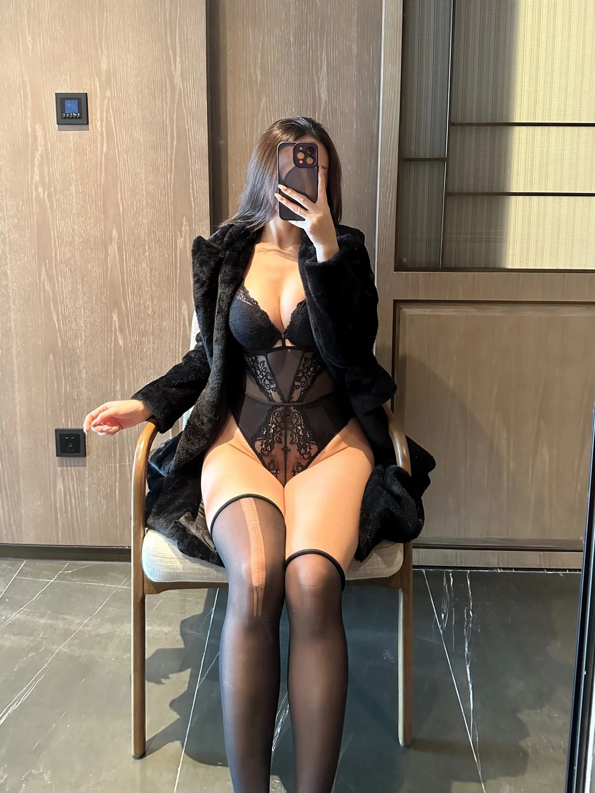 微博妹子陈大小姐微密圈写真图包主题私房性感内衣系列秀豪乳肥臀撩人诱惑写真75P