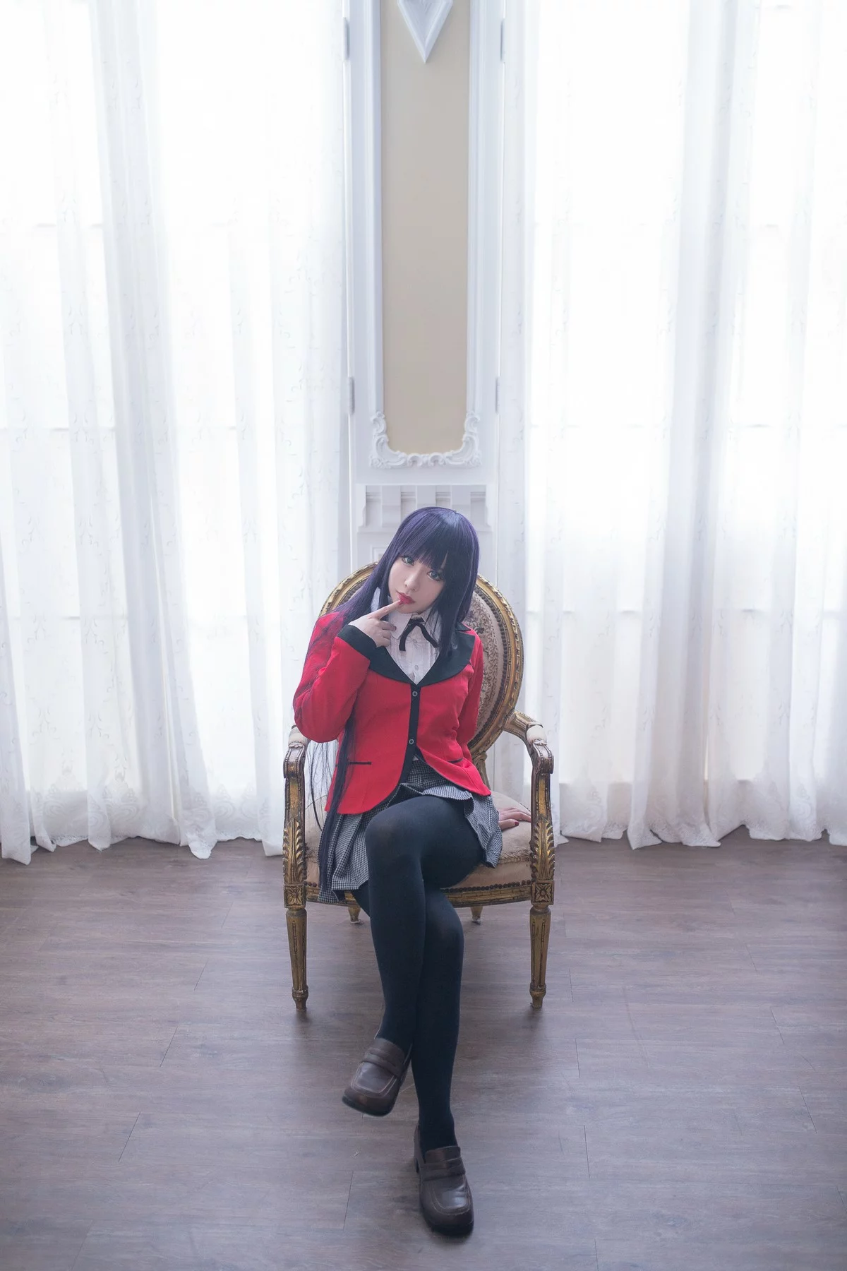 Coser美女叫我千寻大人蛇喰梦子主题性感红色学生制服配超薄黑丝迷人诱惑写真40P