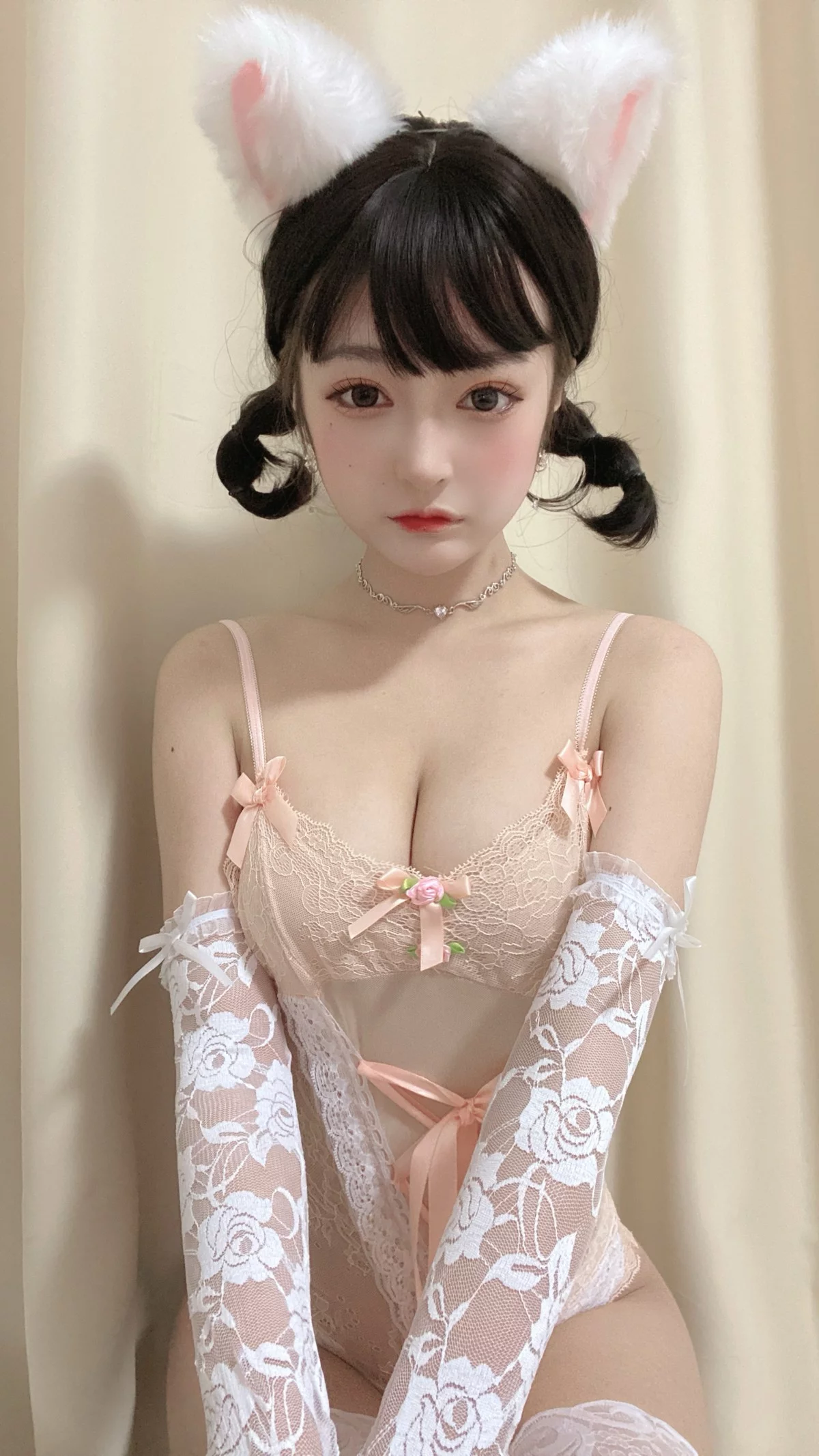 网络美女佳佳好难啊法式猫耳娘主题性感粉色蕾丝连体内衣配白丝袜完美诱惑写真39P
