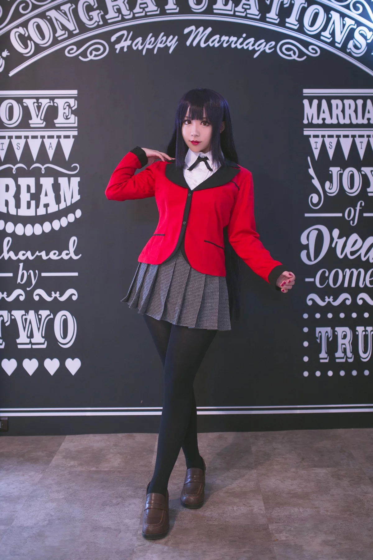 Coser美女叫我千寻大人蛇喰梦子主题性感红色学生制服配超薄黑丝迷人诱惑写真40P