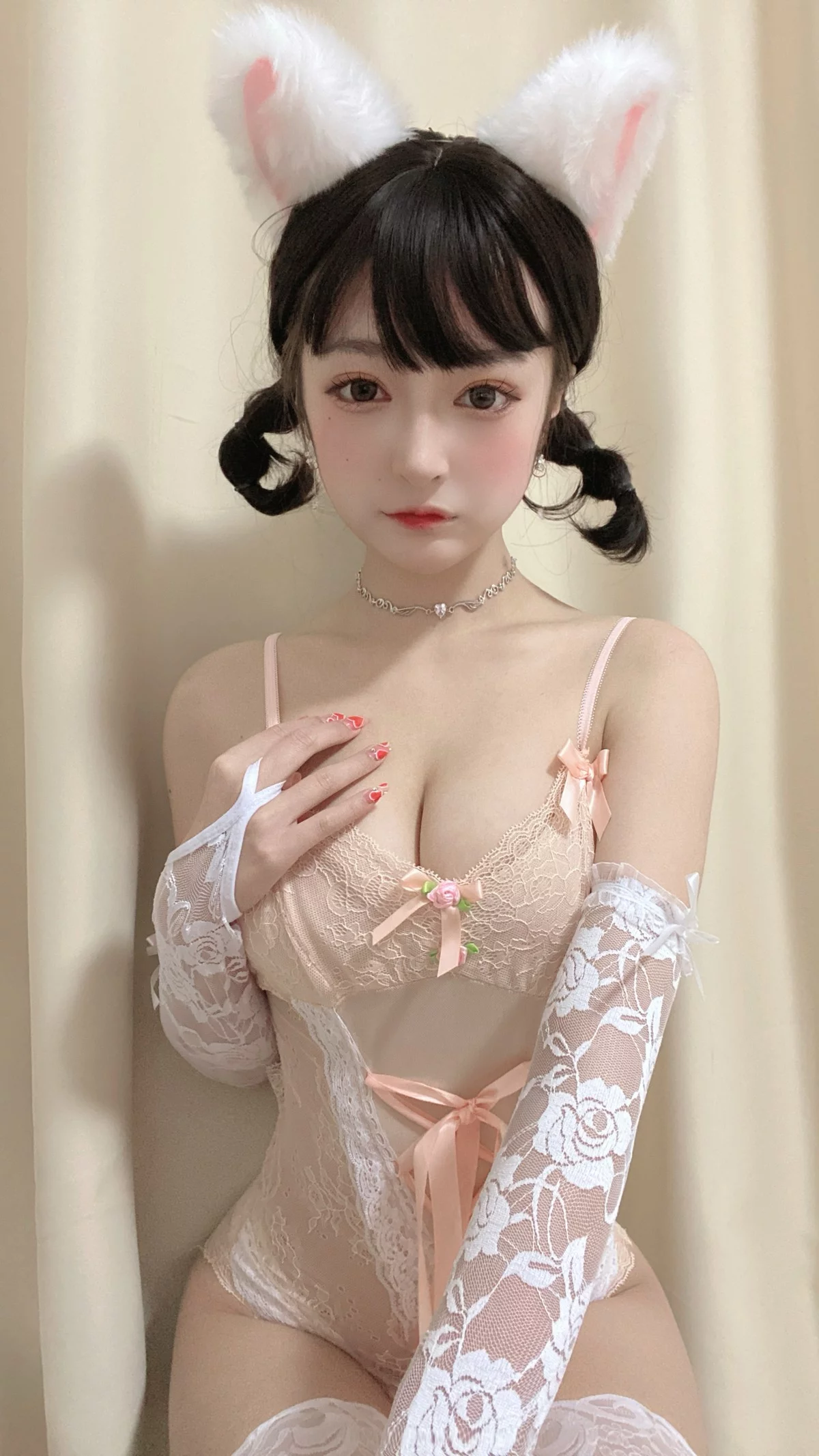 网络美女佳佳好难啊法式猫耳娘主题性感粉色蕾丝连体内衣配白丝袜完美诱惑写真39P