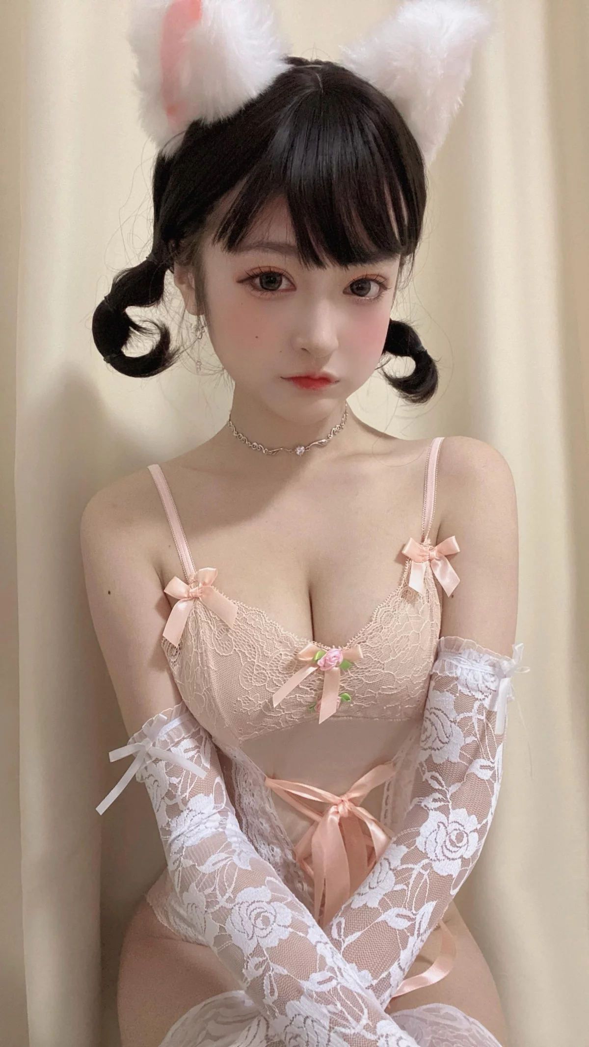 网络美女佳佳好难啊法式猫耳娘主题性感粉色蕾丝连体内衣配白丝袜完美诱惑写真39P