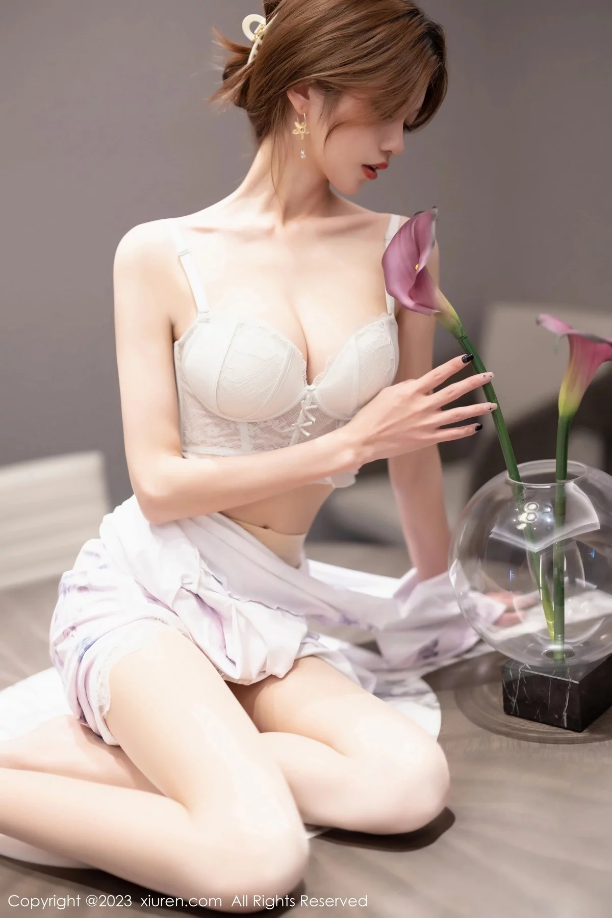 XiuRen第6591期_模特程程程私房脱图案旗袍露白色蕾丝内衣配超薄肉丝诱惑写真80P