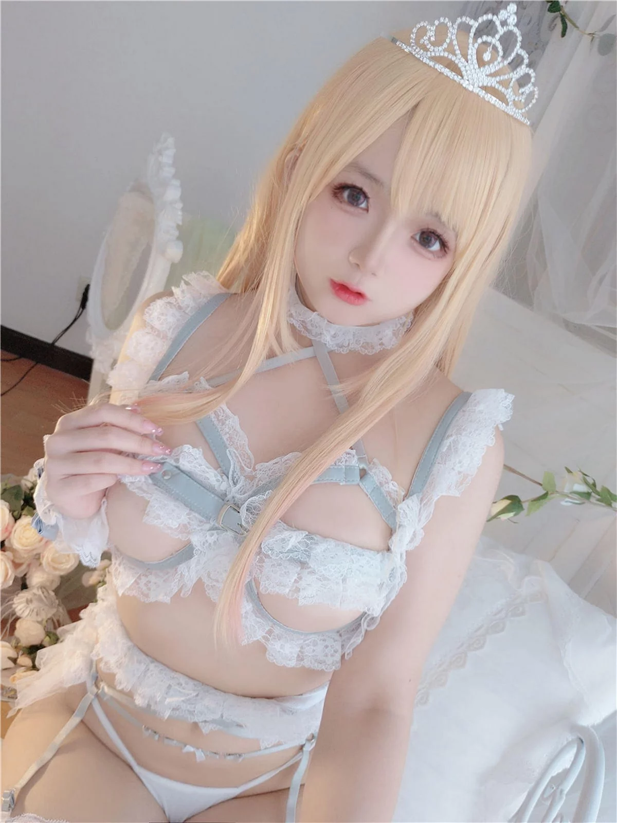 Cosplay美女日奈娇喜多川海梦花嫁主题性感白色情趣内衣配蕾丝袜完美诱惑写真76P