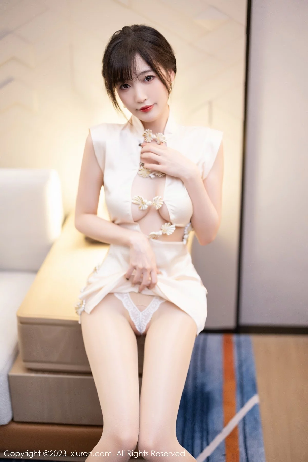 XiuRen第6600期_模特林星阑性感白色短旗袍配开档肉丝秀曼妙身姿迷人诱惑写真88P