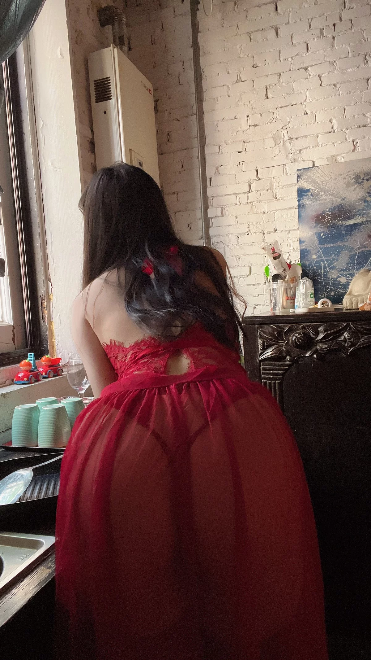 人气Coser不呆猫霸气红色人妻主题性感红色蕾丝情趣服饰配红丝袜惹火诱惑写真57P