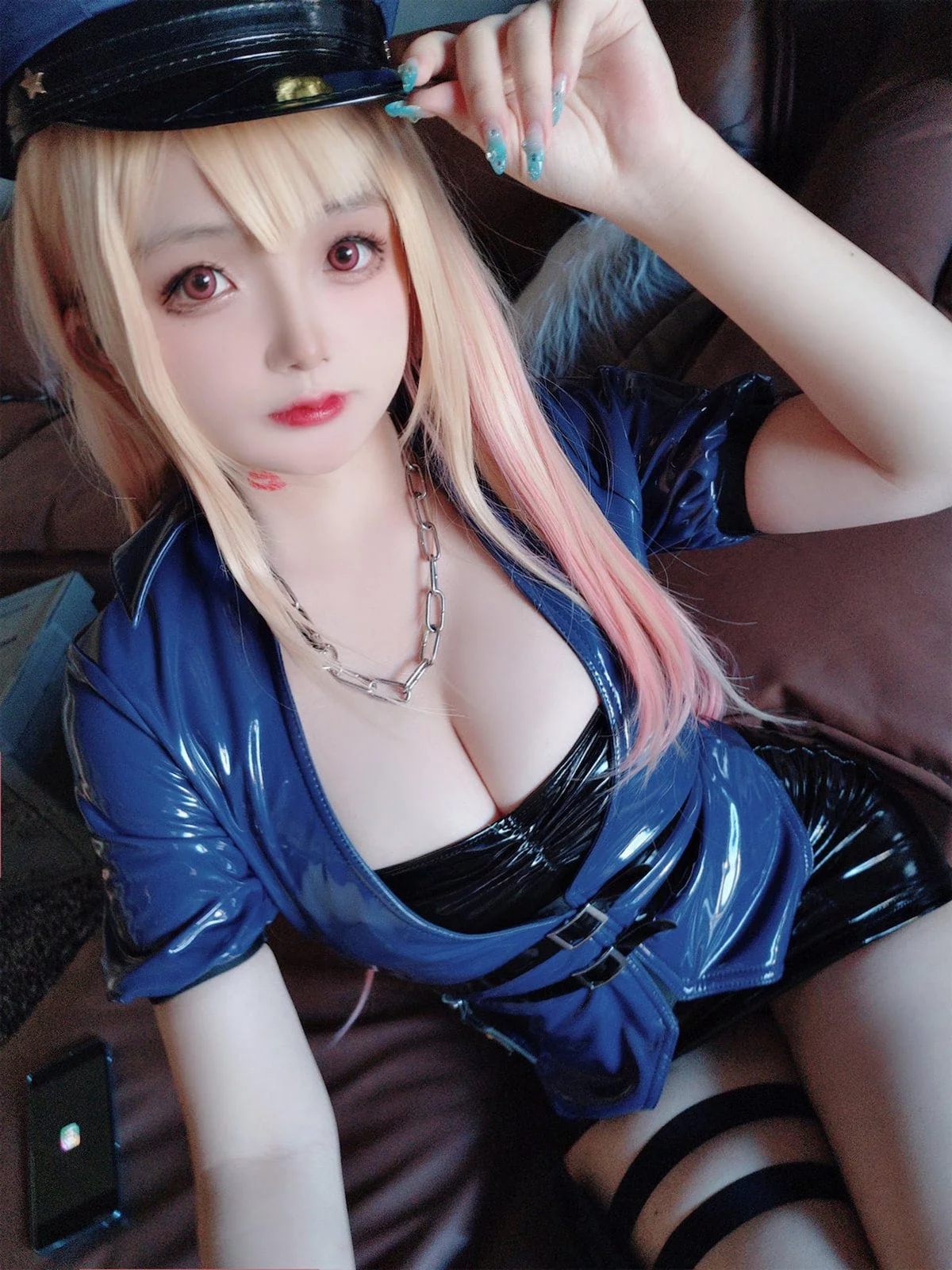 Cosplay美女日奈娇喜多川海梦女警主题性感低胸服饰配黑短裙秀丰满身材诱惑写真80P