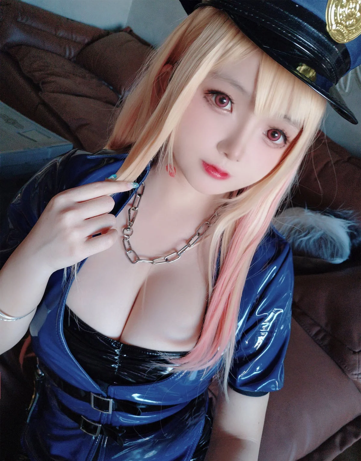 Cosplay美女日奈娇喜多川海梦女警主题性感低胸服饰配黑短裙秀丰满身材诱惑写真80P