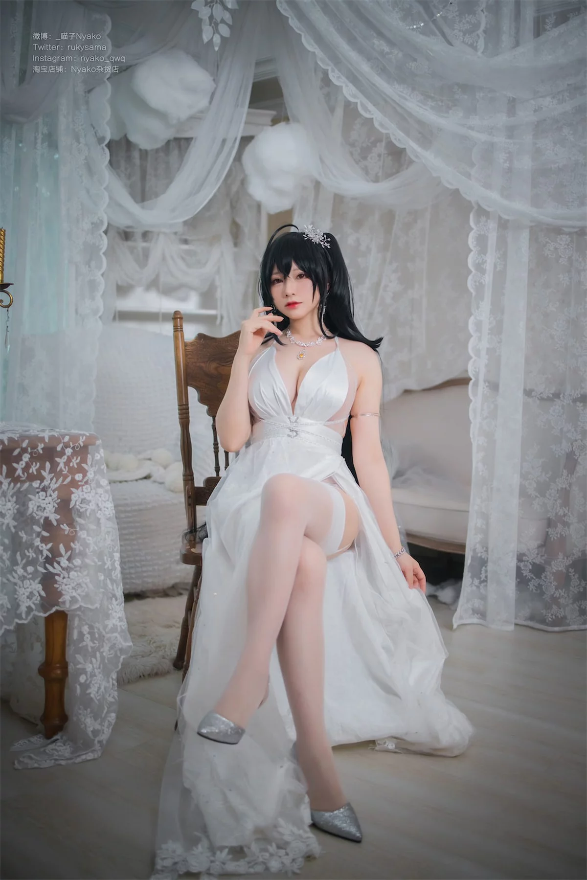 网络美女Nyako喵子大凤纯白婚纱主题性感白色婚纱配白丝吊袜秀美腿诱惑写真65P