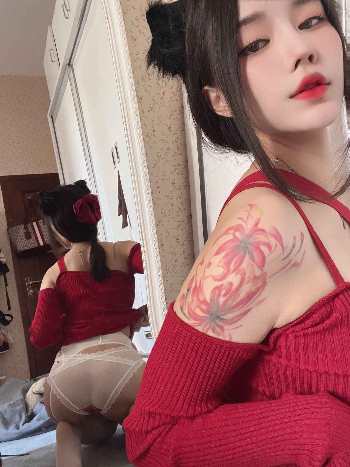 美少女博主阿汐汐W圣诞特辑主题红色毛衣配白丝袜半脱秀豪乳遮点诱惑写真51P