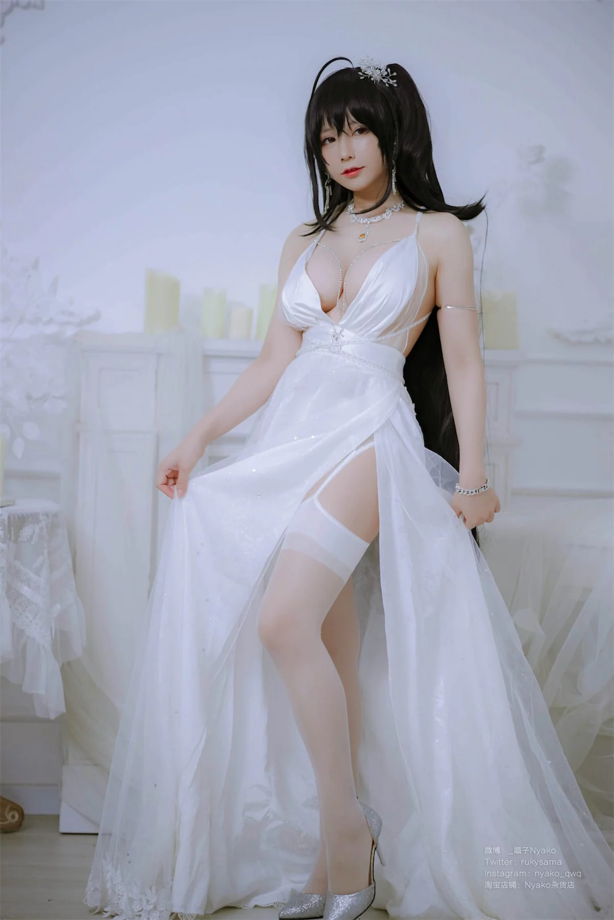 网络美女Nyako喵子大凤纯白婚纱主题性感白色婚纱配白丝吊袜秀美腿诱惑写真65P