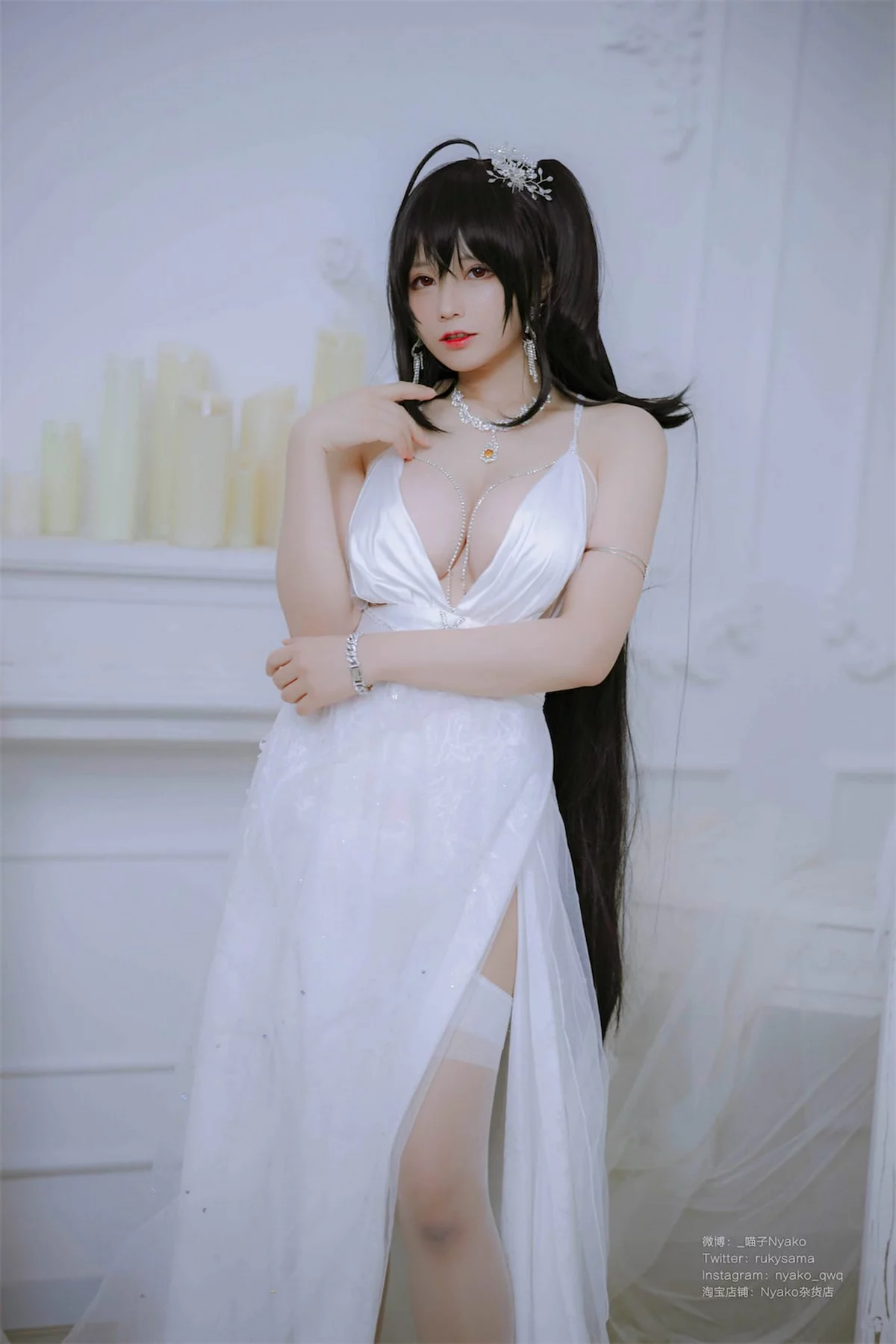 网络美女Nyako喵子大凤纯白婚纱主题性感白色婚纱配白丝吊袜秀美腿诱惑写真65P
