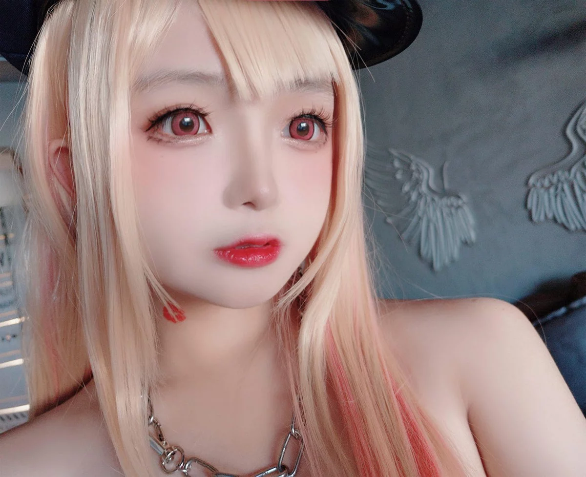 Cosplay美女日奈娇喜多川海梦女警主题性感低胸服饰配黑短裙秀丰满身材诱惑写真80P