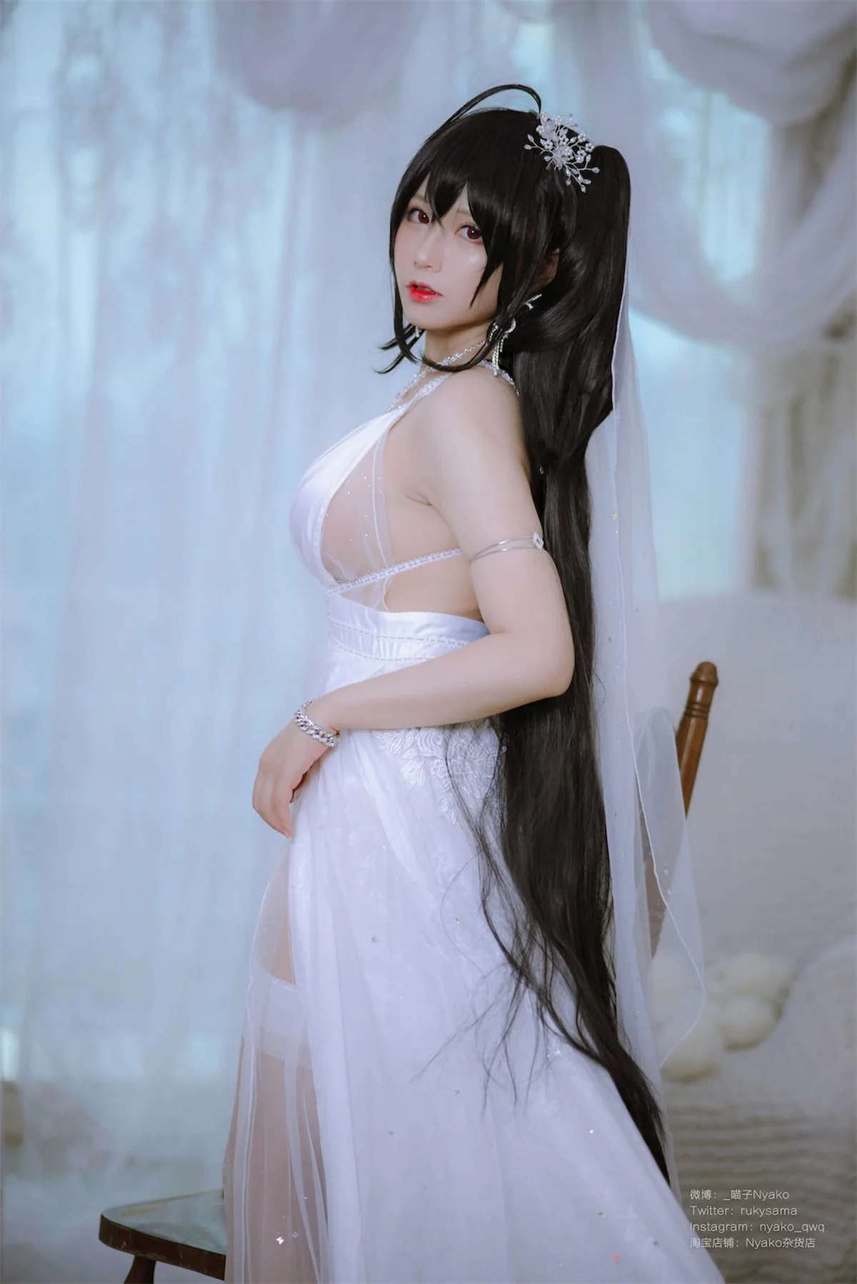 网络美女Nyako喵子大凤纯白婚纱主题性感白色婚纱配白丝吊袜秀美腿诱惑写真65P