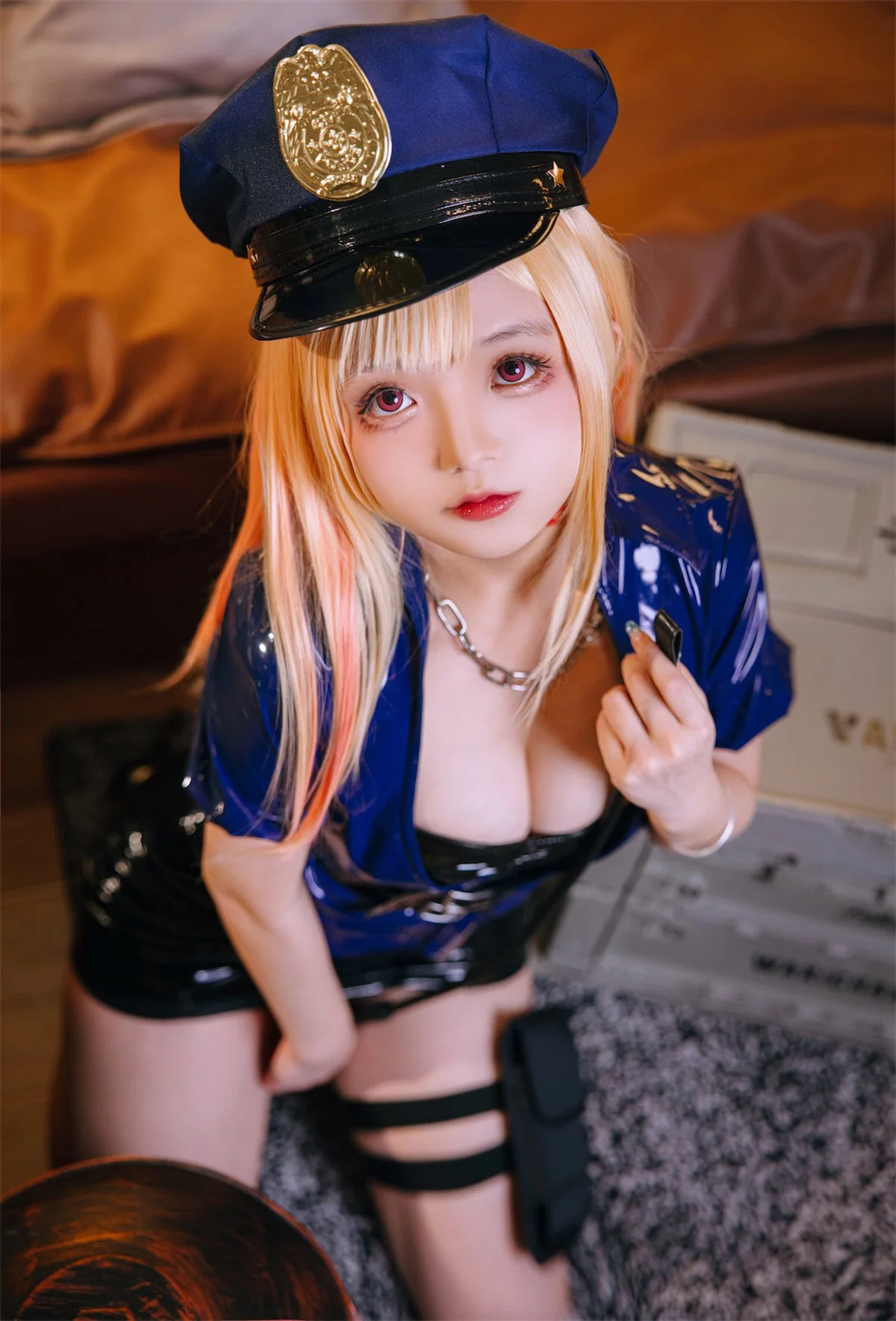 Cosplay美女日奈娇喜多川海梦女警主题性感低胸服饰配黑短裙秀丰满身材诱惑写真80P