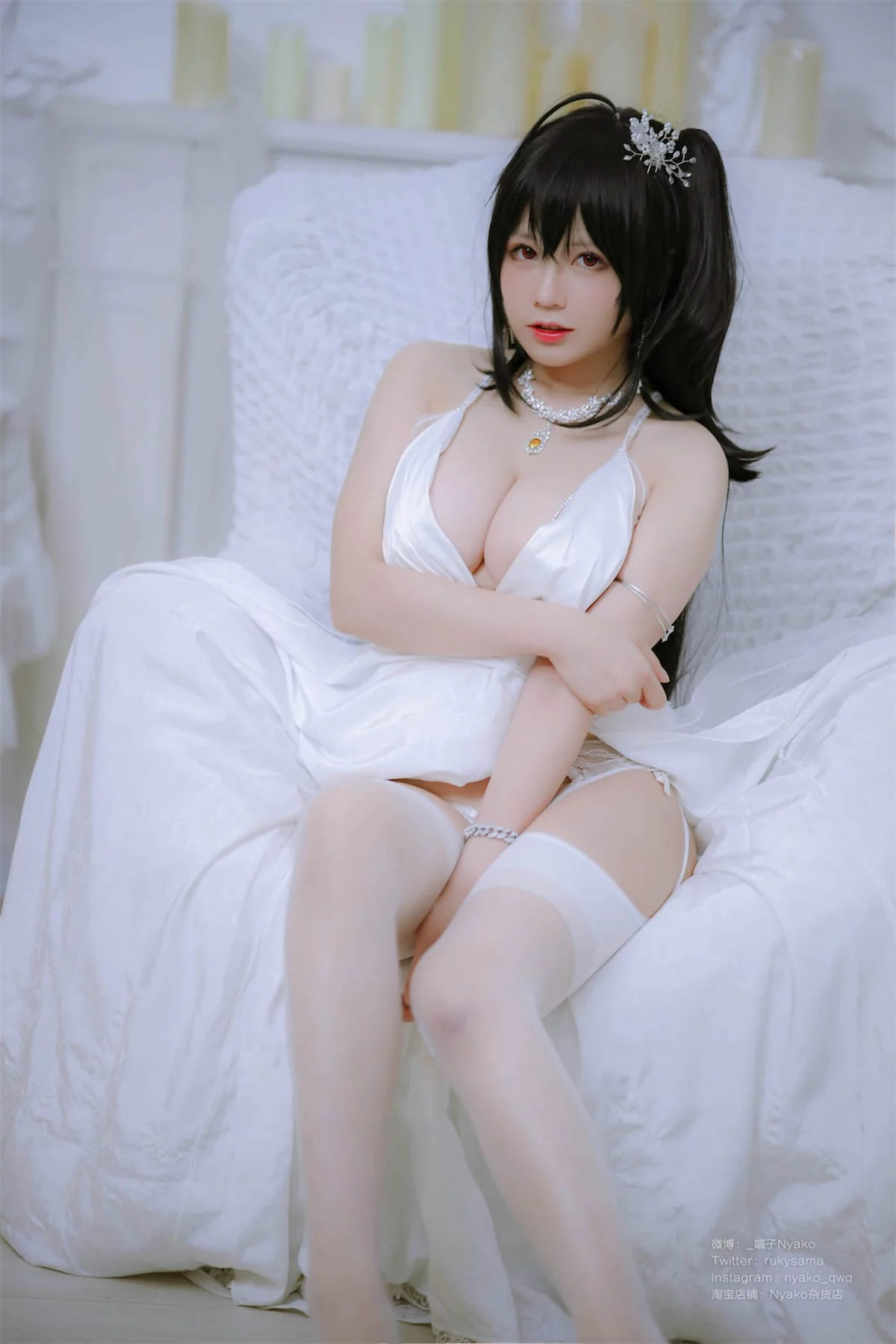 网络美女Nyako喵子大凤纯白婚纱主题性感白色婚纱配白丝吊袜秀美腿诱惑写真65P