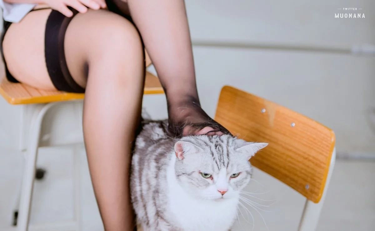 动漫博主穆零Mu0老师学生主题教室里性感学生制服配白丝袜秀丰满身材诱惑写真115P