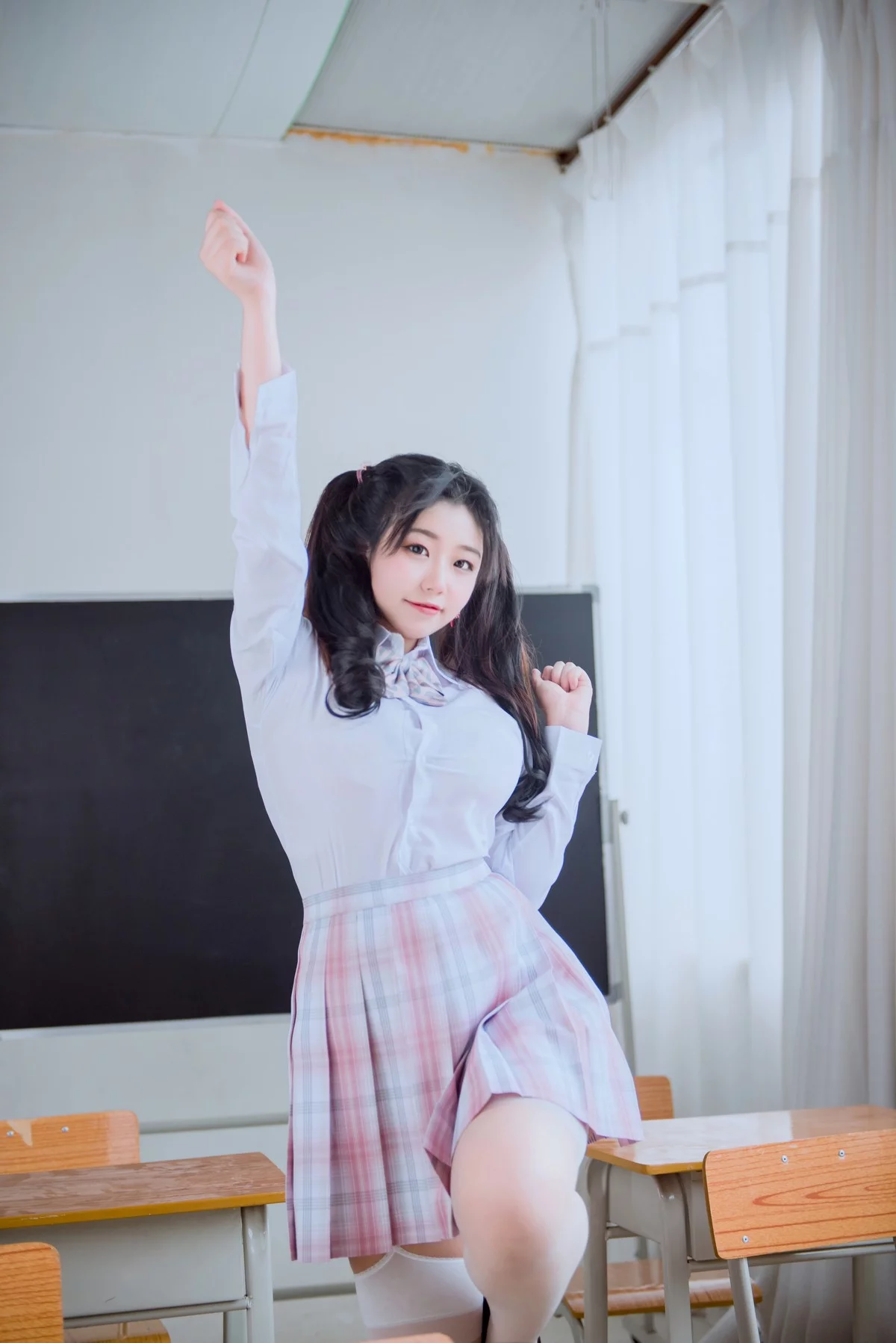 动漫博主穆零Mu0老师学生主题教室里性感学生制服配白丝袜秀丰满身材诱惑写真115P