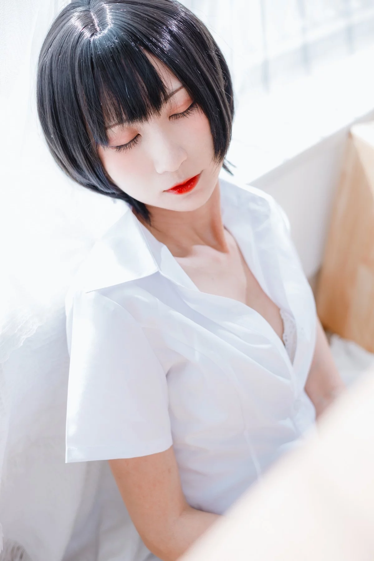 Coser美女贝儿酱Miki-OL装主题性感白T配黑短裙露超薄黑丝秀美腿诱惑写真31P