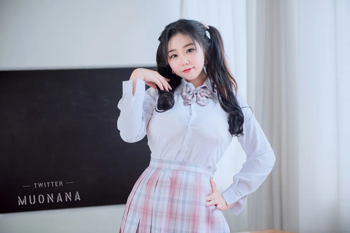动漫博主穆零Mu0老师学生主题教室里性感学生制服配白丝袜秀丰满身材诱惑写真115P