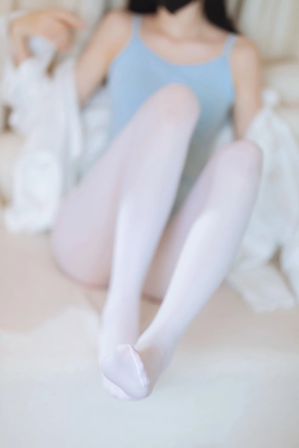 网络美女许岚蓝色芭蕾主题性感白T 下蓝色连体衣配白丝袜秀曼妙身姿诱惑写真40P