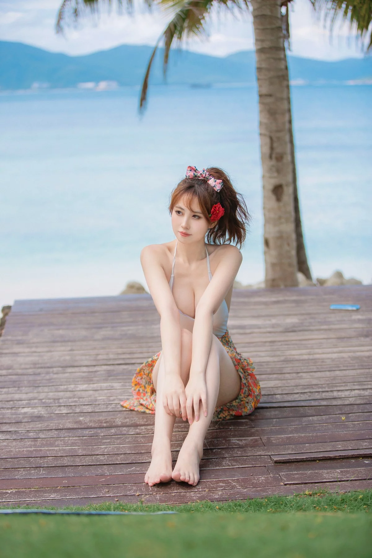 次元少女念雪ww昭和碎花主题性感白色低胸连衣泳衣配碎花短裙迷人诱惑写真34P