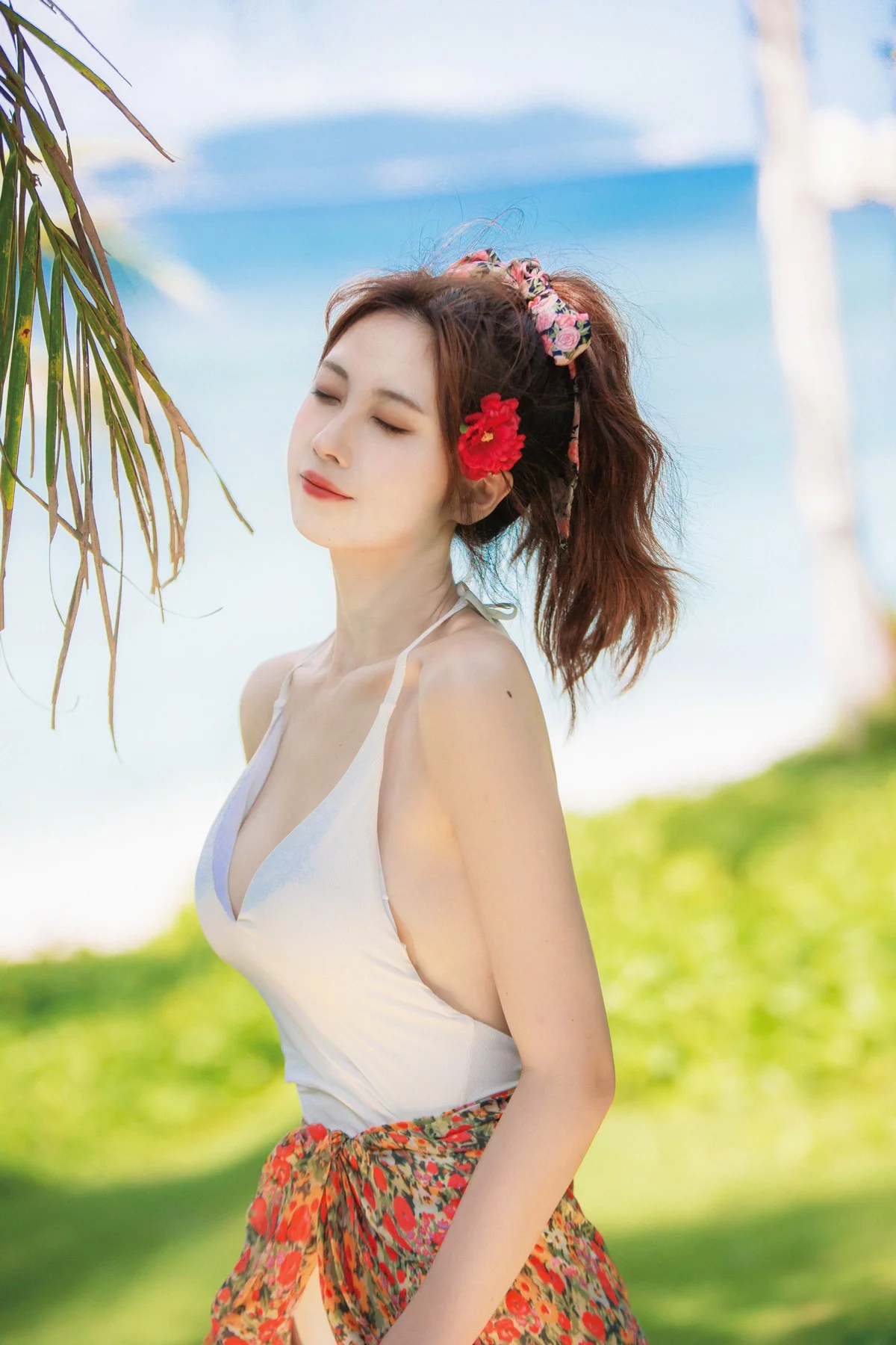 次元少女念雪ww昭和碎花主题性感白色低胸连衣泳衣配碎花短裙迷人诱惑写真34P