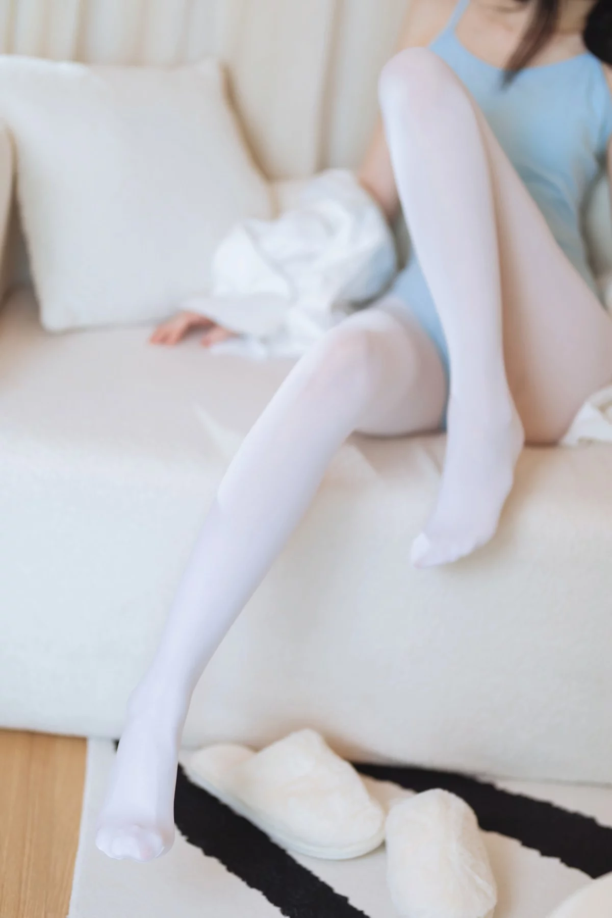 网络美女许岚蓝色芭蕾主题性感白T 下蓝色连体衣配白丝袜秀曼妙身姿诱惑写真40P