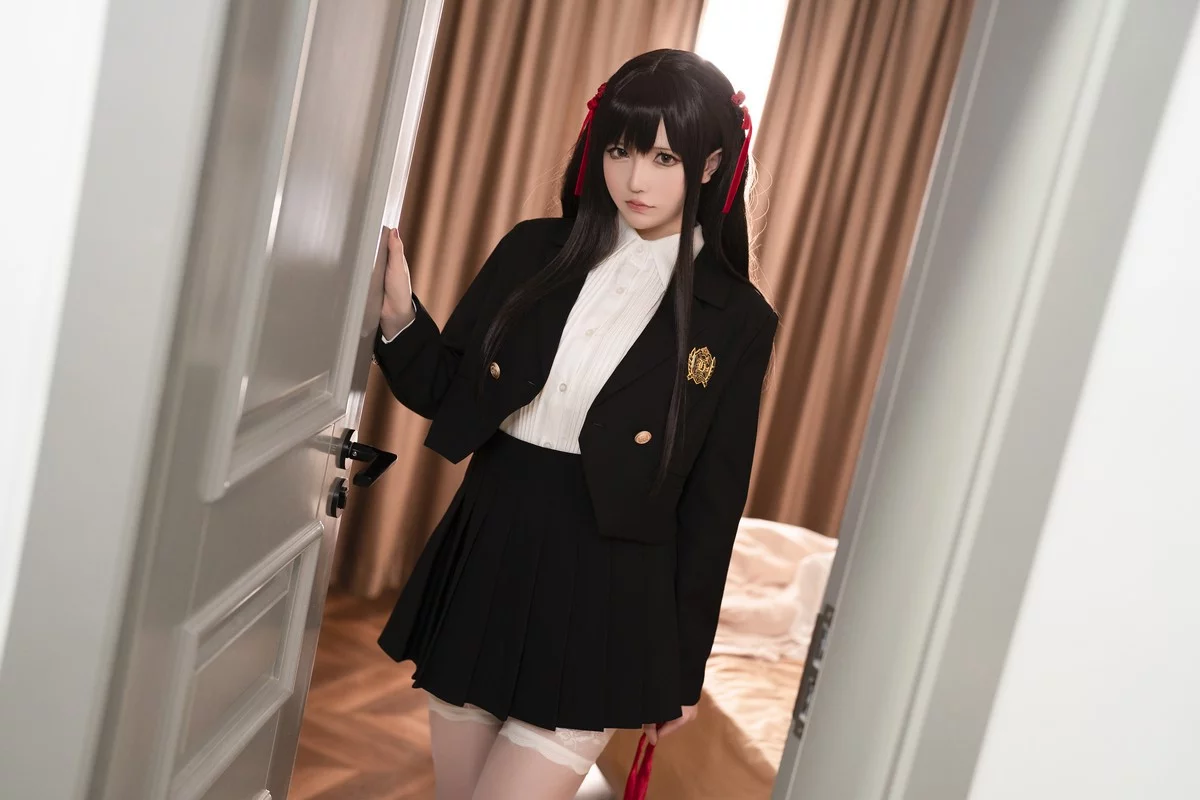 Coser小姐姐星之迟迟催眠妹妹主题私房性感服饰下白色内衣秀丰满身材诱惑写真179P
