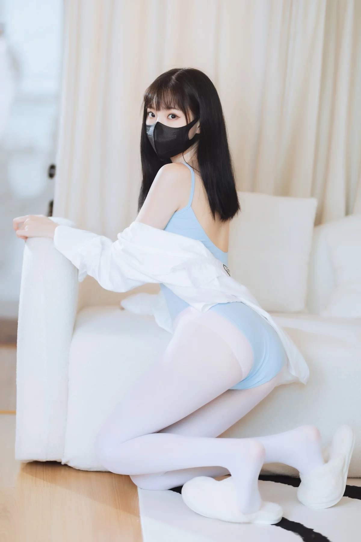 网络美女许岚蓝色芭蕾主题性感白T 下蓝色连体衣配白丝袜秀曼妙身姿诱惑写真40P