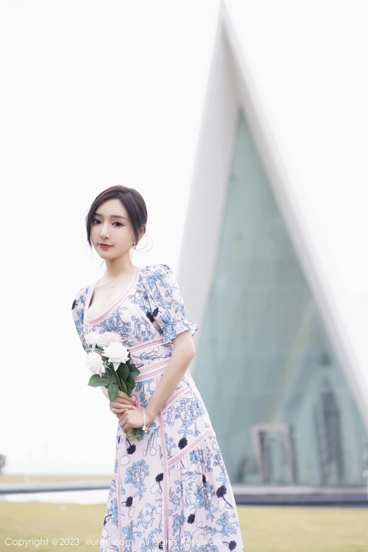 XiuRen第6474期_女神王馨瑶yanni海南岛旅拍脱浅色连衣长裙露淡蓝内衣诱惑写真86P