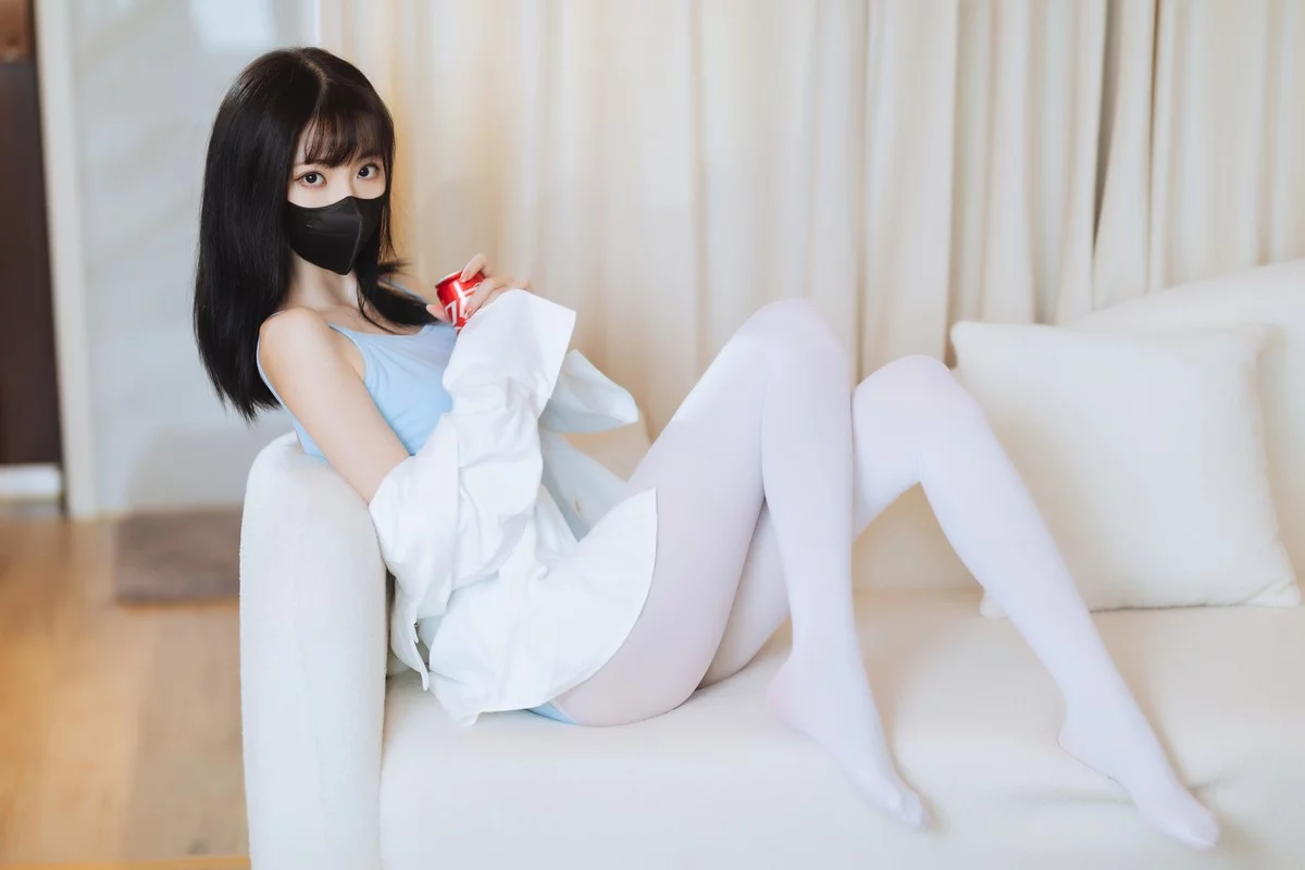 网络美女许岚蓝色芭蕾主题性感白T 下蓝色连体衣配白丝袜秀曼妙身姿诱惑写真40P