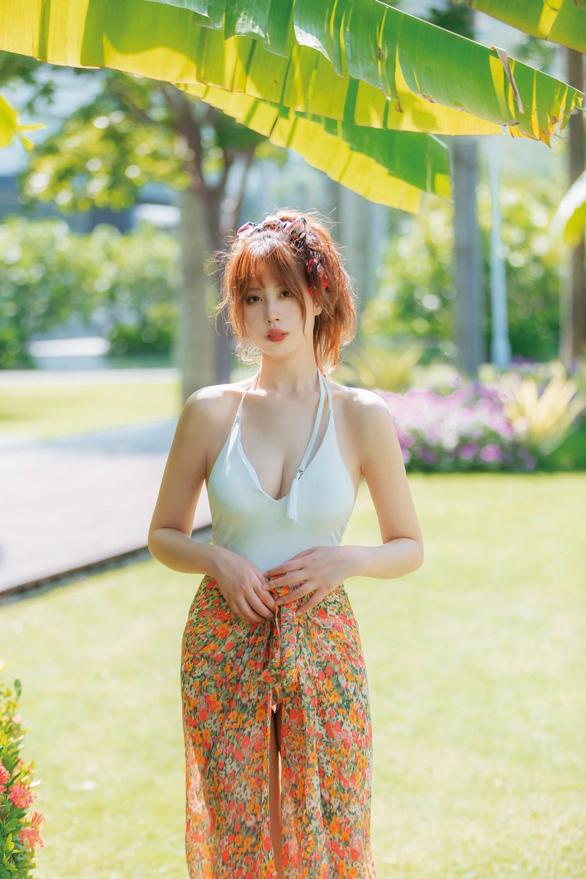 次元少女念雪ww昭和碎花主题性感白色低胸连衣泳衣配碎花短裙迷人诱惑写真34P