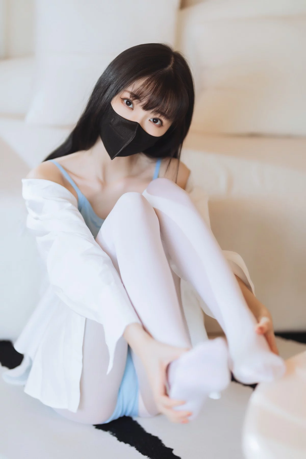 网络美女许岚蓝色芭蕾主题性感白T 下蓝色连体衣配白丝袜秀曼妙身姿诱惑写真40P
