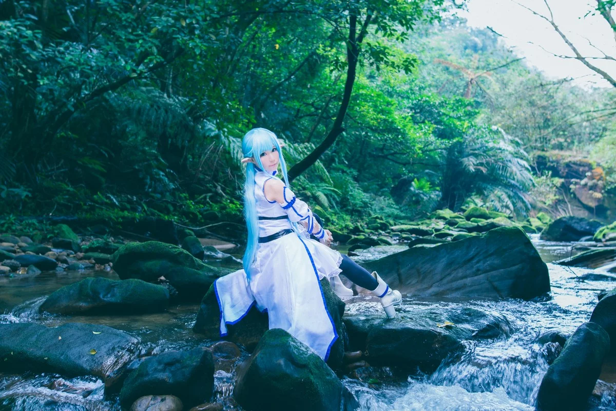 台湾萌系Coser美女白神泱亚丝娜主题多套Cos服饰秀完美身材靓丽迷人写真130P