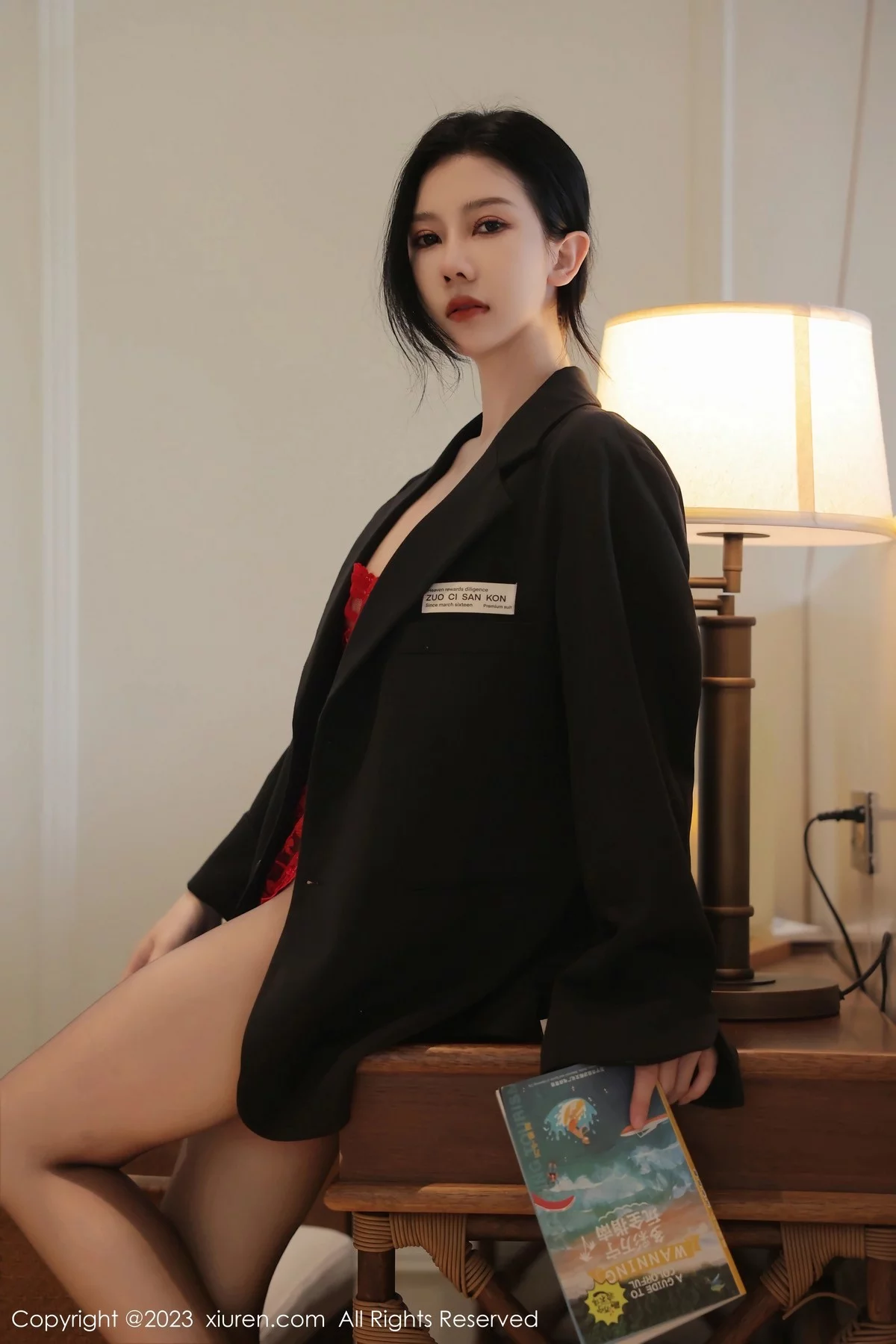 XiuRen第6475期_模特尹甜甜性感红色蕾丝情趣服配超薄黑丝秀完美身材诱惑写真69P