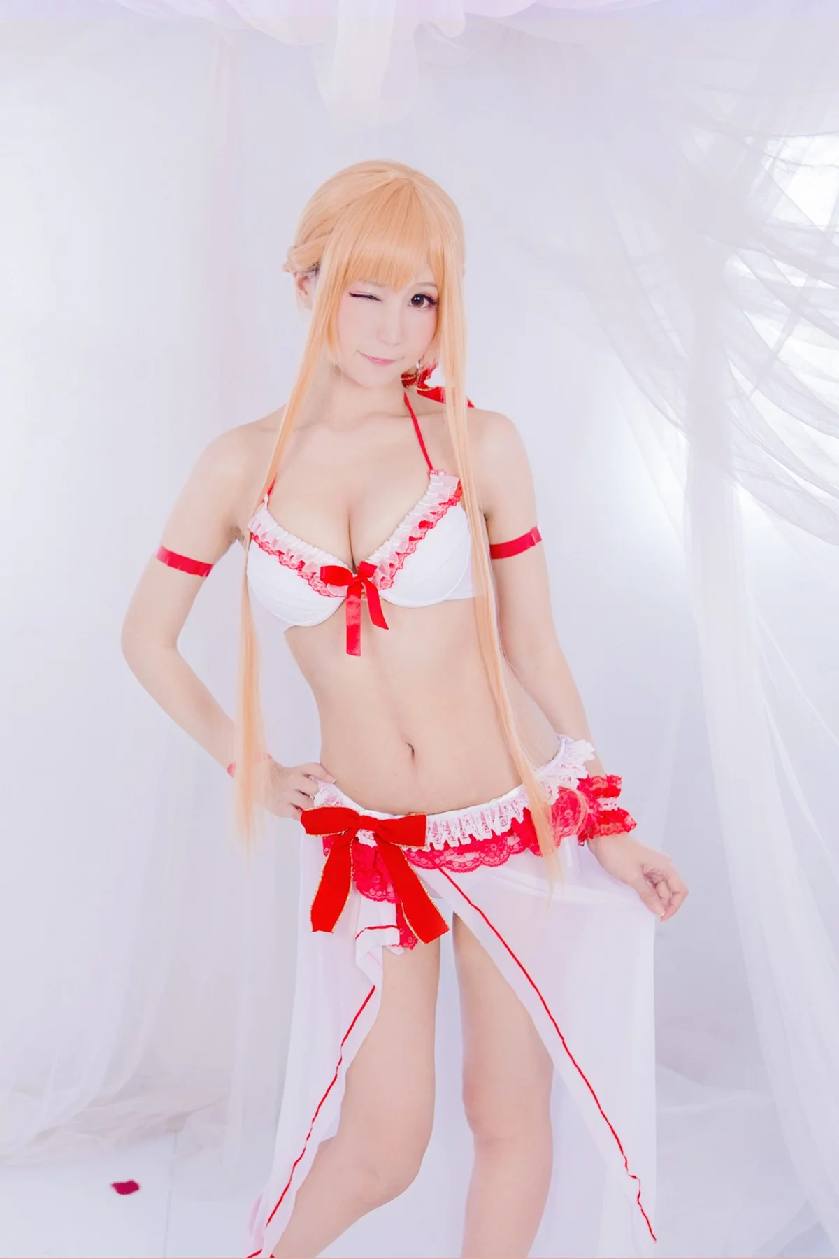 台湾萌系Coser美女白神泱亚丝娜主题多套Cos服饰秀完美身材靓丽迷人写真130P