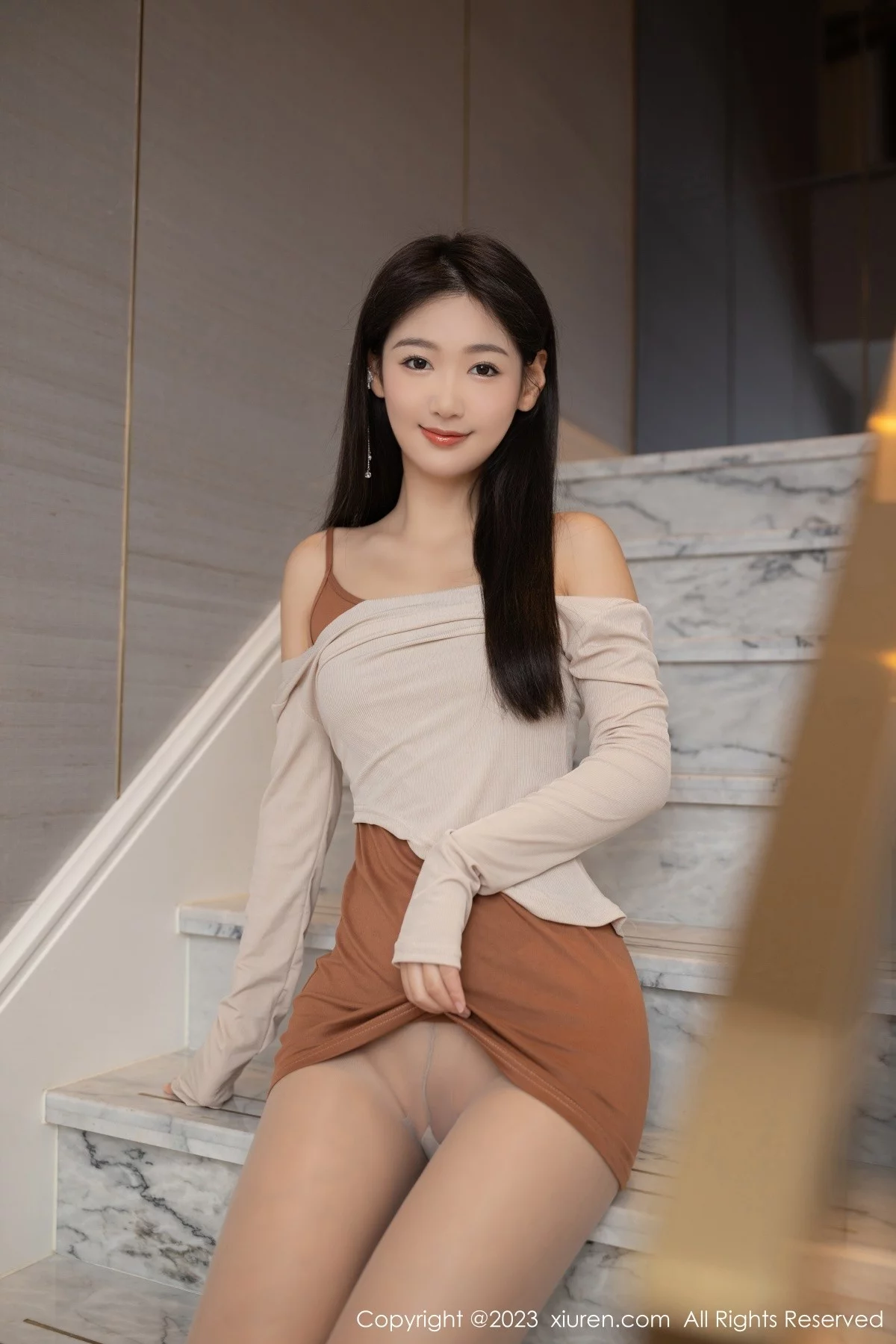 XiuRen第6481期_模特唐安琪女友回家主题浅色上衣配超薄无内肉丝迷人诱惑写真82P