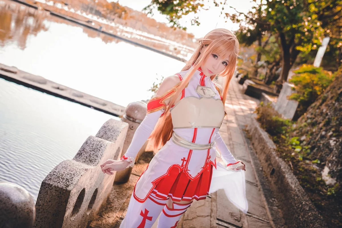 台湾萌系Coser美女白神泱亚丝娜主题多套Cos服饰秀完美身材靓丽迷人写真130P