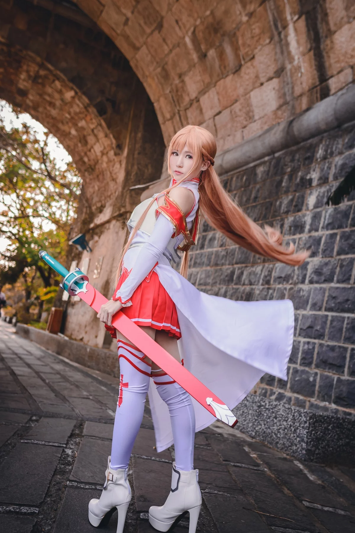台湾萌系Coser美女白神泱亚丝娜主题多套Cos服饰秀完美身材靓丽迷人写真130P