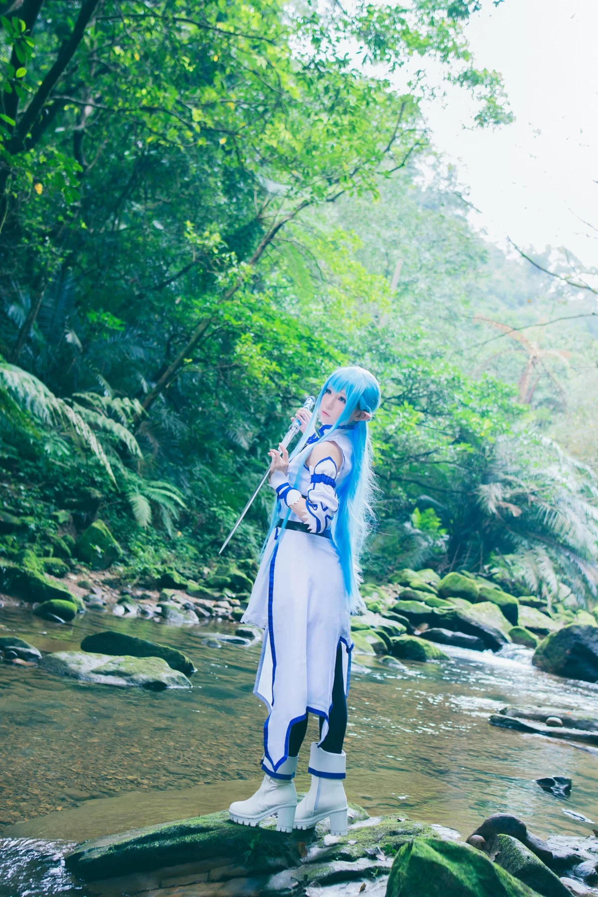 台湾萌系Coser美女白神泱亚丝娜主题多套Cos服饰秀完美身材靓丽迷人写真130P
